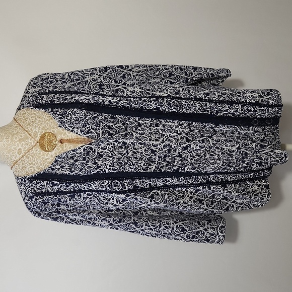 Great Northwest Womens Size XL Blue Pin Tuck Lace Accent Button Down Peasant Top - Picture 1 of 14